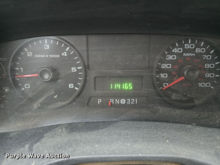 image for item DW3935 2005 Ford F450 Super Duty XL Crew Cab utility / service truck