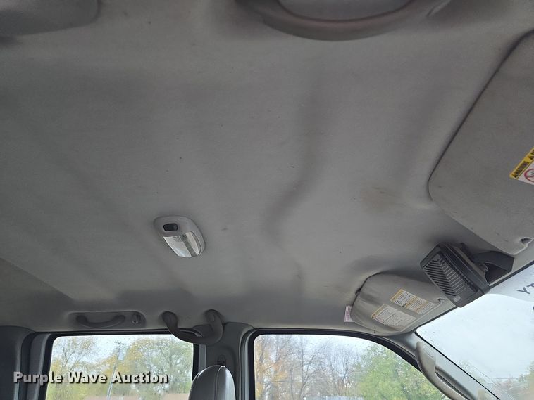 image for item DW3935 2005 Ford F450 Super Duty XL Crew Cab utility / service truck