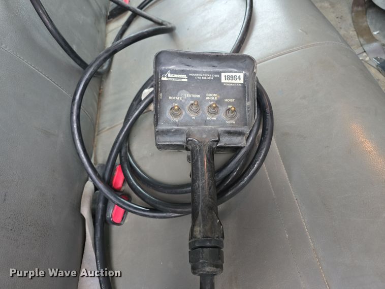 image for item DW3935 2005 Ford F450 Super Duty XL Crew Cab utility / service truck