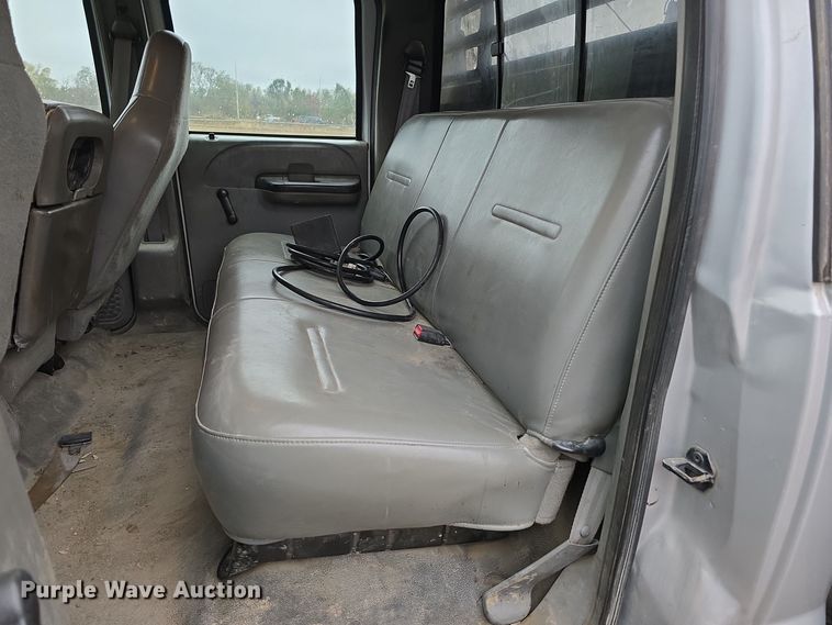 image for item DW3935 2005 Ford F450 Super Duty XL Crew Cab utility / service truck