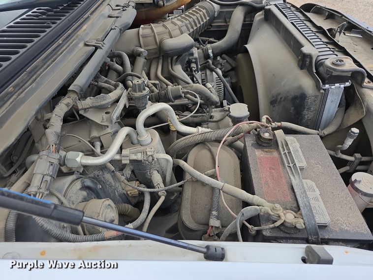 image for item DW3935 2005 Ford F450 Super Duty XL Crew Cab utility / service truck