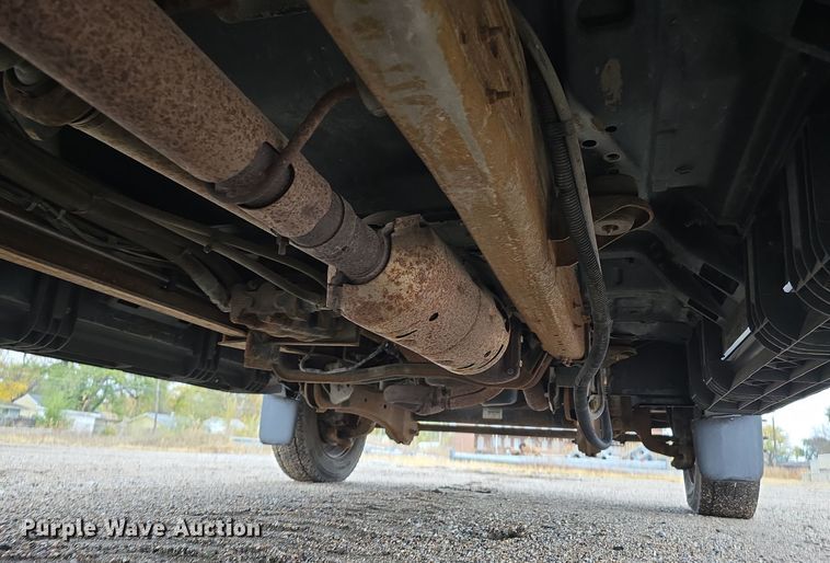 image for item DW3935 2005 Ford F450 Super Duty XL Crew Cab utility / service truck