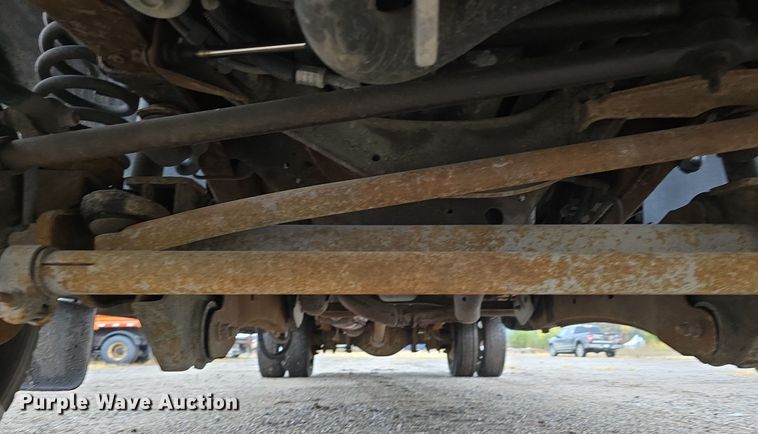 image for item DW3935 2005 Ford F450 Super Duty XL Crew Cab utility / service truck