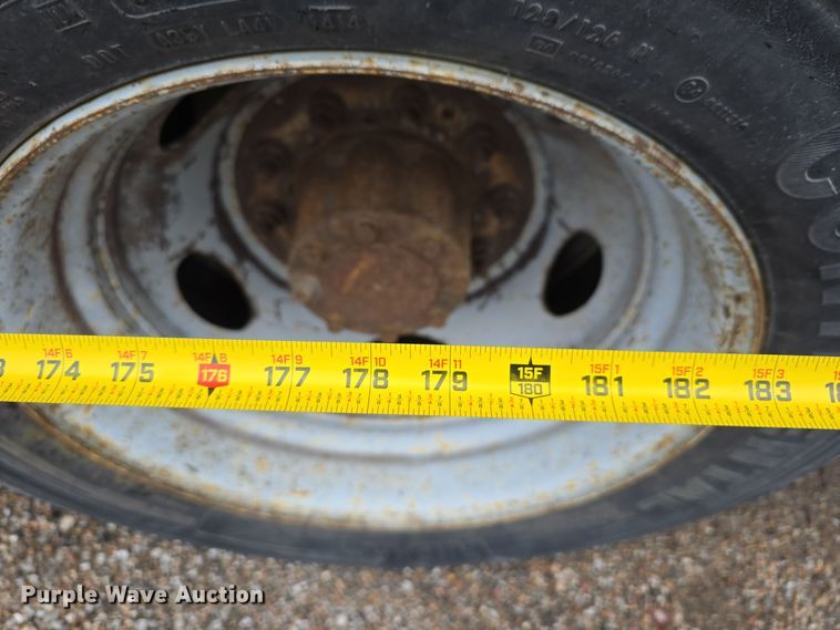 image for item DW3935 2005 Ford F450 Super Duty XL Crew Cab utility / service truck