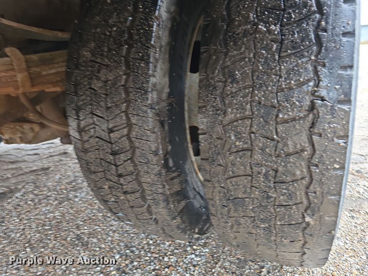 image for item DW3935 2005 Ford F450 Super Duty XL Crew Cab utility / service truck