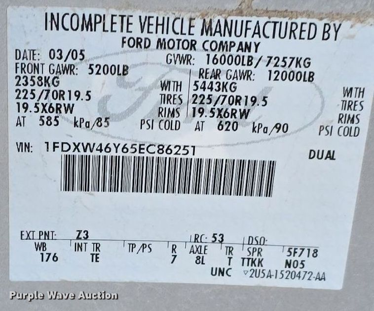 image for item DW3935 2005 Ford F450 Super Duty XL Crew Cab utility / service truck