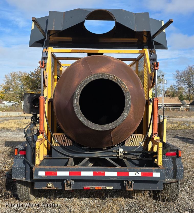 image for item DW3941 2010 KM International KM T2 asphalt recycler