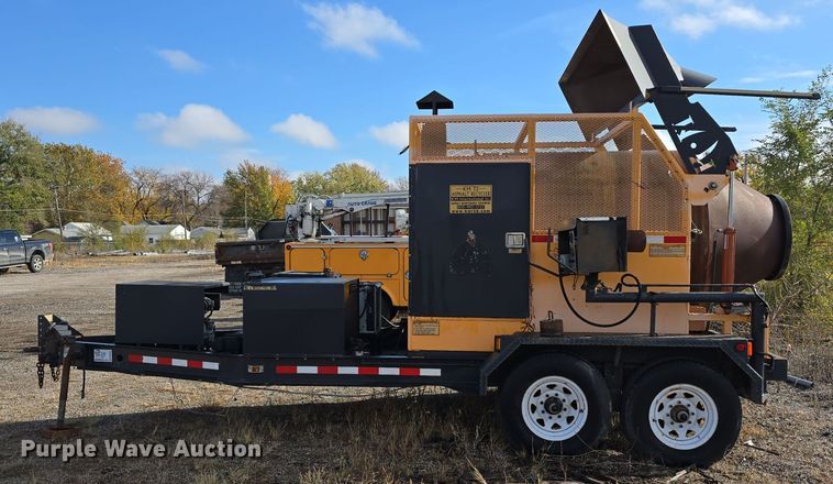 image for item DW3941 2010 KM International KM T2 asphalt recycler