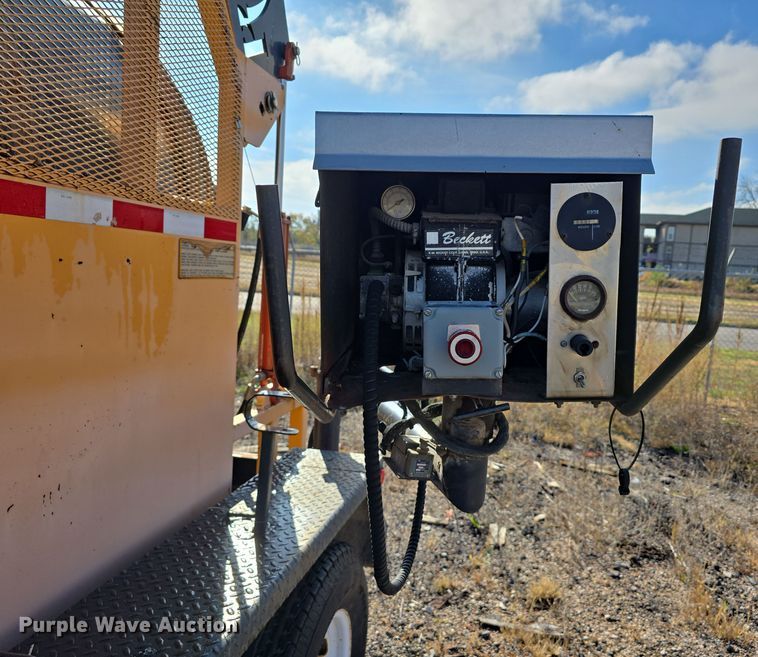 image for item DW3941 2010 KM International KM T2 asphalt recycler