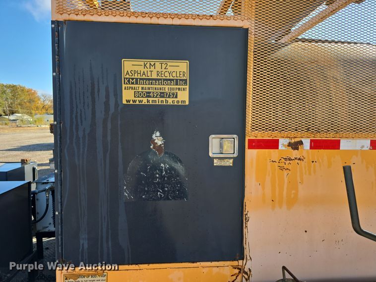 image for item DW3941 2010 KM International KM T2 asphalt recycler