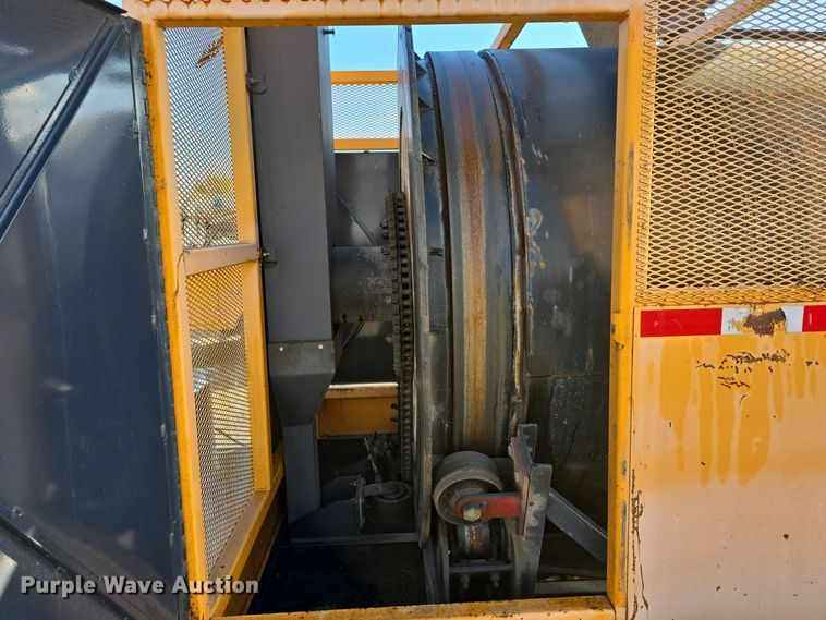 image for item DW3941 2010 KM International KM T2 asphalt recycler