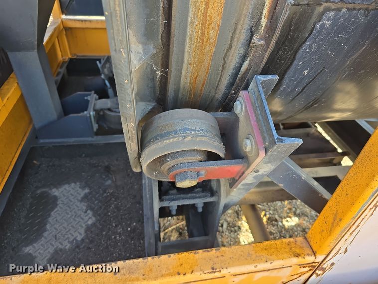 image for item DW3941 2010 KM International KM T2 asphalt recycler