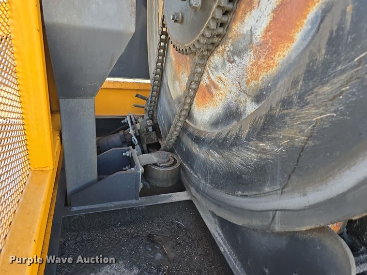 image for item DW3941 2010 KM International KM T2 asphalt recycler