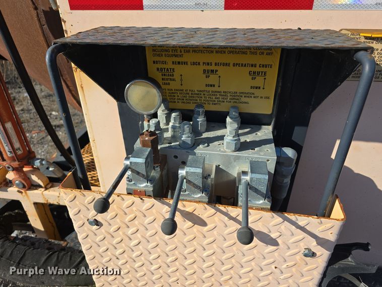 image for item DW3941 2010 KM International KM T2 asphalt recycler