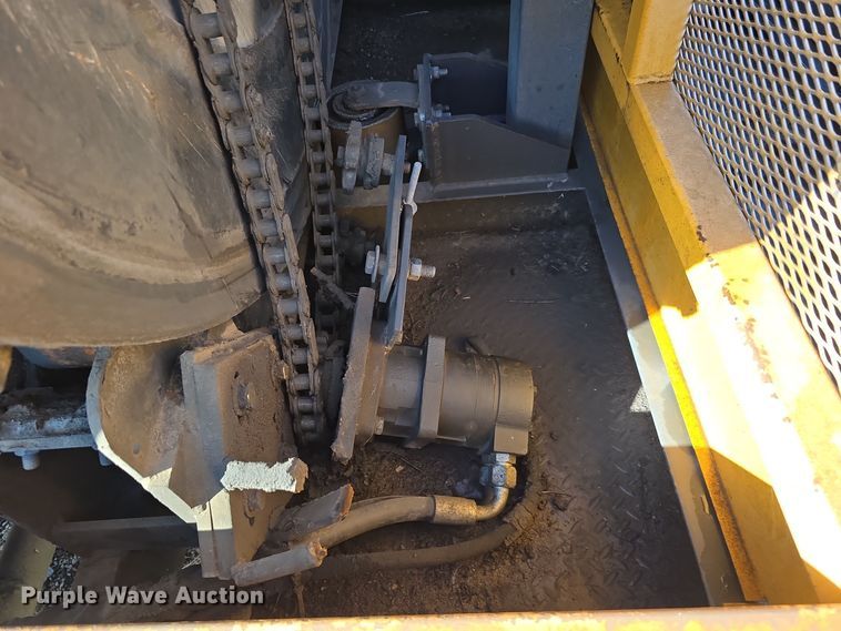 image for item DW3941 2010 KM International KM T2 asphalt recycler