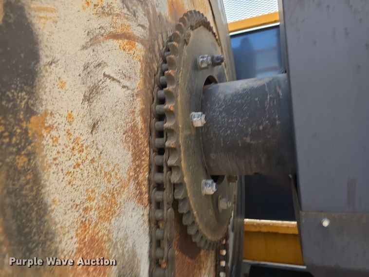 image for item DW3941 2010 KM International KM T2 asphalt recycler