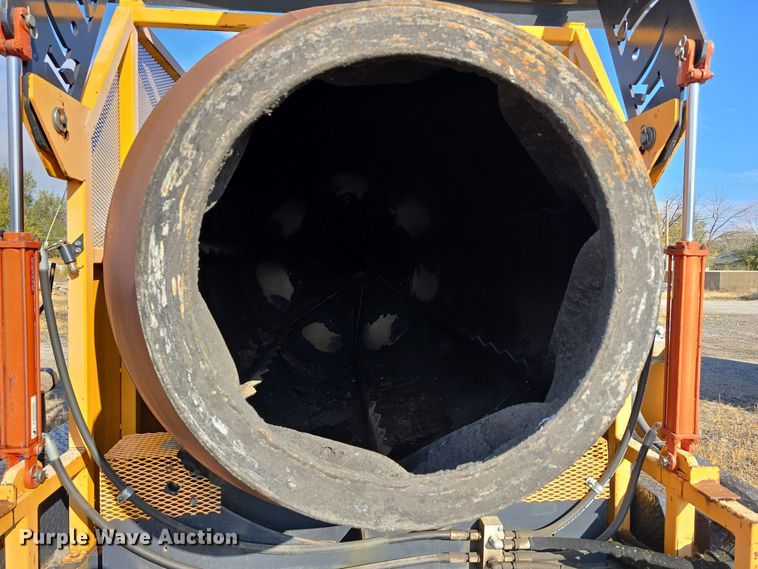 image for item DW3941 2010 KM International KM T2 asphalt recycler