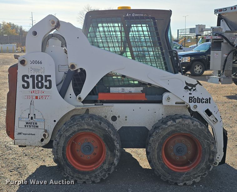 image for item DW3947 2005 Bobcat S185 skid steer loader