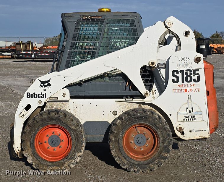 image for item DW3947 2005 Bobcat S185 skid steer loader