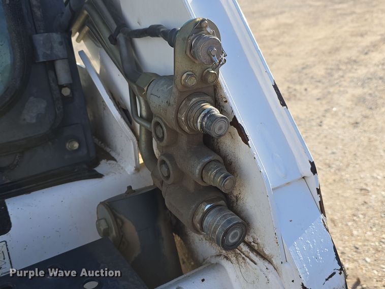 image for item DW3947 2005 Bobcat S185 skid steer loader