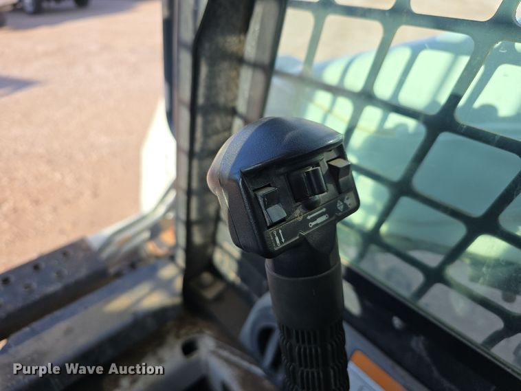 image for item DW3947 2005 Bobcat S185 skid steer loader