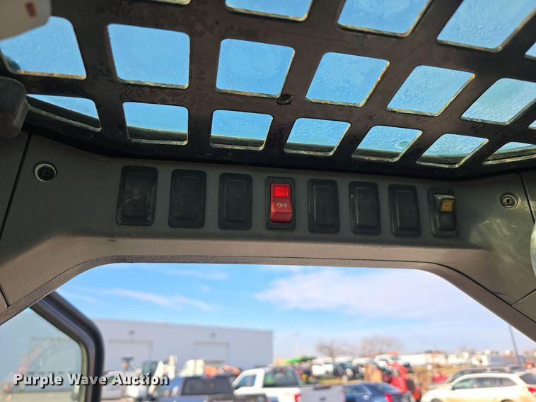 image for item DW3947 2005 Bobcat S185 skid steer loader