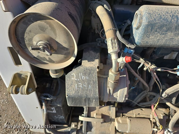 image for item DW3947 2005 Bobcat S185 skid steer loader