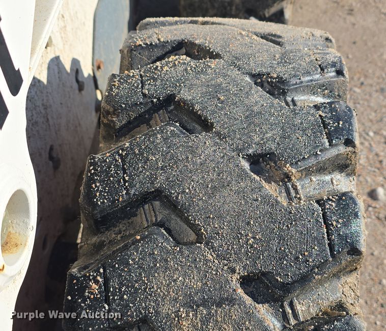 image for item DW3947 2005 Bobcat S185 skid steer loader