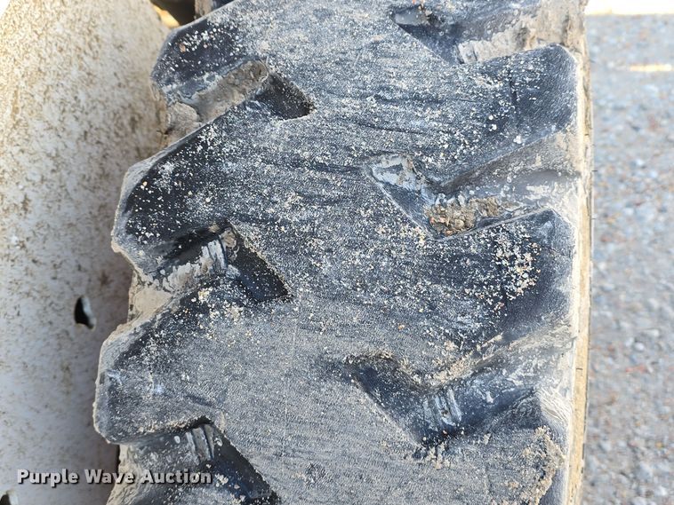 image for item DW3947 2005 Bobcat S185 skid steer loader