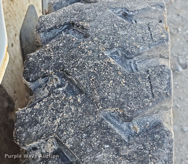 image for item DW3947 2005 Bobcat S185 skid steer loader