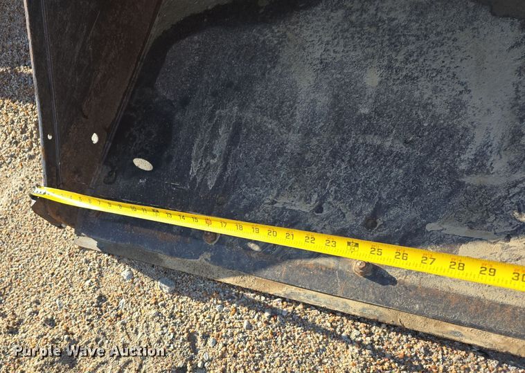 image for item DW3947 2005 Bobcat S185 skid steer loader