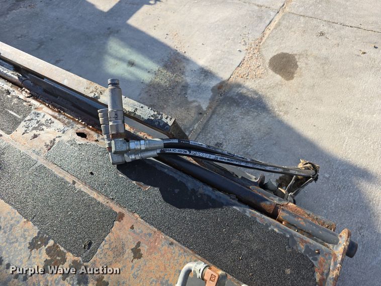 image for item DW3947 2005 Bobcat S185 skid steer loader