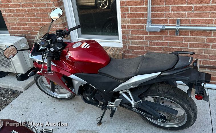 image for item DX3640 2011 Honda CBR250R motorcycle