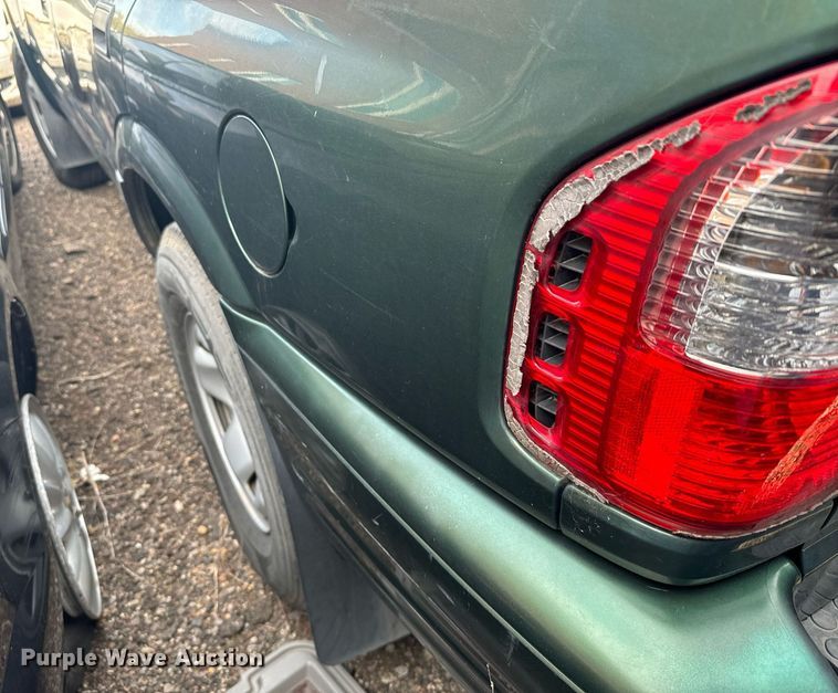 image for item DX3644 2000 Isuzu  Rodeo  SUV