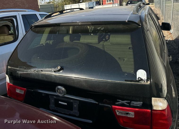 image for item DX3647 2005 BMW X5 SUV