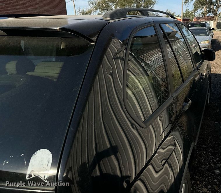 image for item DX3647 2005 BMW X5 SUV