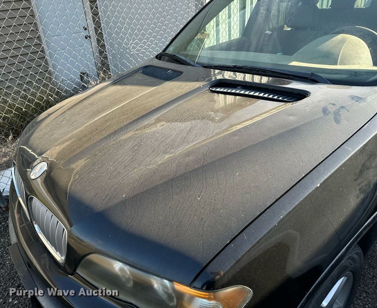 image for item DX3647 2005 BMW X5 SUV