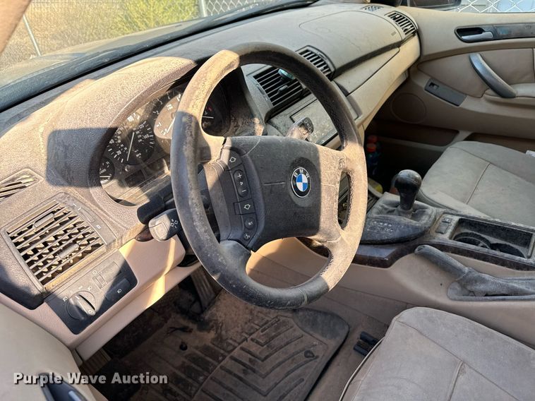 image for item DX3647 2005 BMW X5 SUV