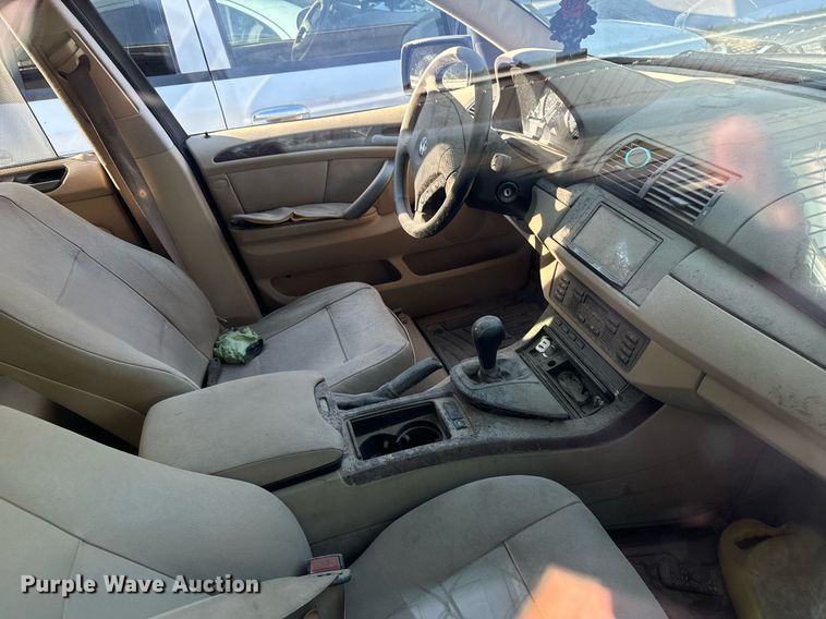 image for item DX3647 2005 BMW X5 SUV