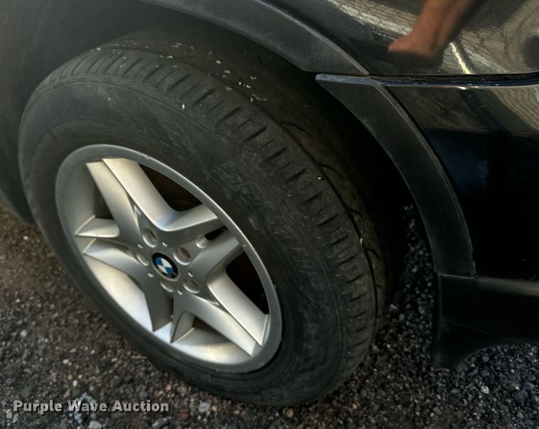 image for item DX3647 2005 BMW X5 SUV