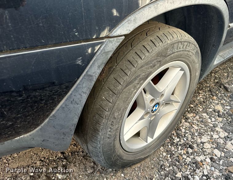 image for item DX3647 2005 BMW X5 SUV