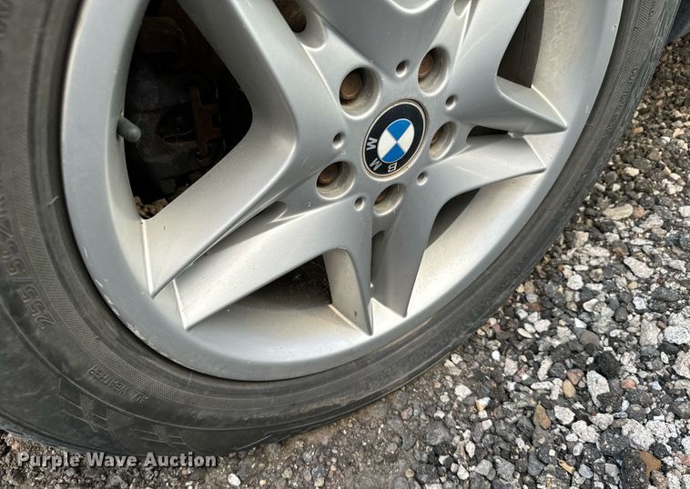 image for item DX3647 2005 BMW X5 SUV