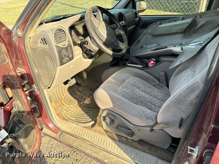 image for item DX3648 2004 GMC  Envoy SUV