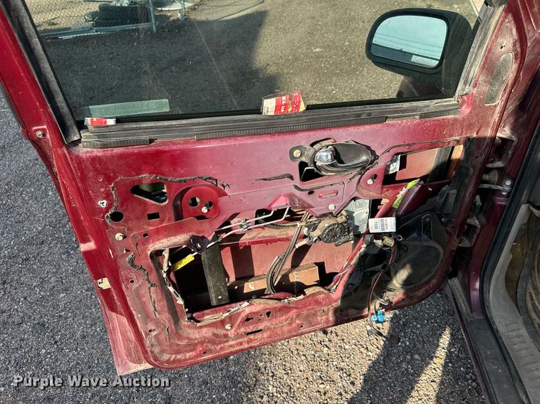 image for item DX3648 2004 GMC  Envoy SUV