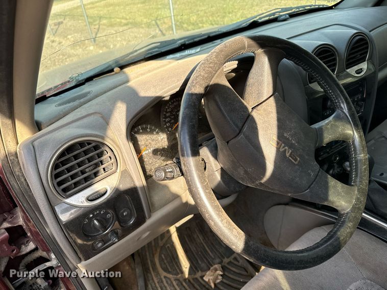 image for item DX3648 2004 GMC  Envoy SUV