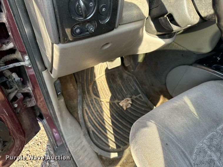 image for item DX3648 2004 GMC  Envoy SUV