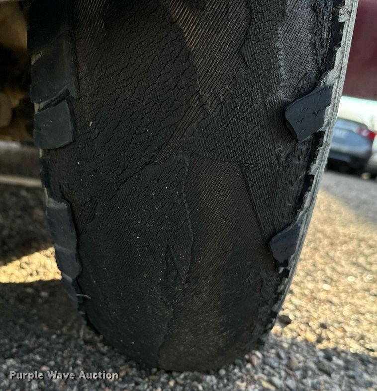 image for item DX3648 2004 GMC  Envoy SUV