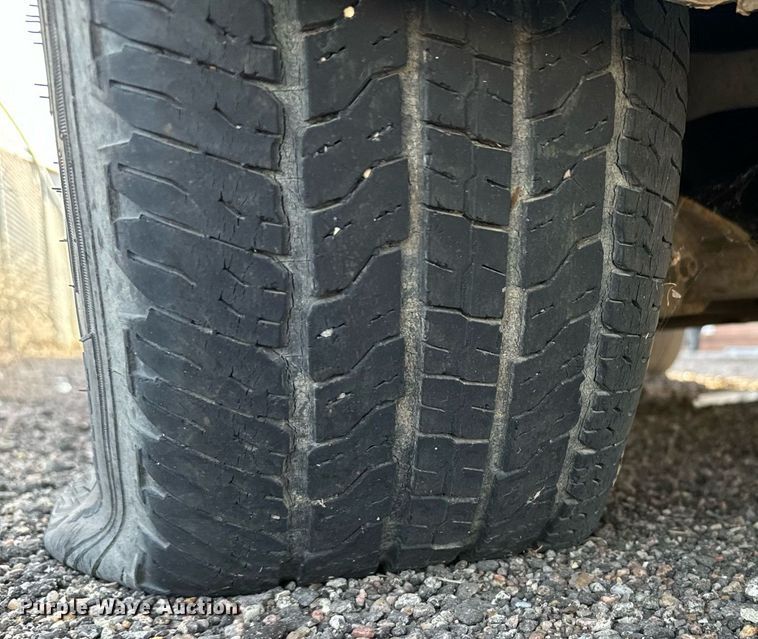 image for item DX3648 2004 GMC  Envoy SUV