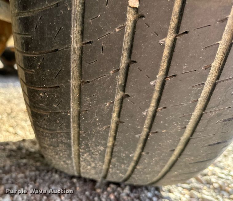 image for item DX3648 2004 GMC  Envoy SUV