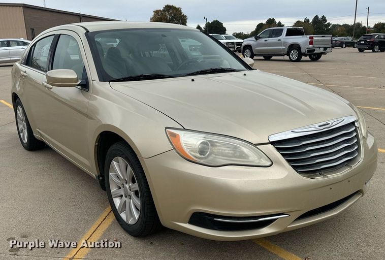 image for item DX3725 2011 Chrysler 200 